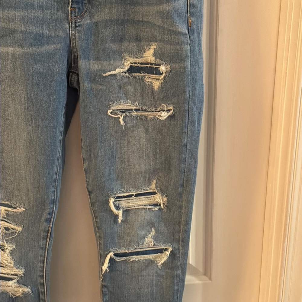 American Eagle 🥳HP🥳Outfitters Blue Skinny Distressed Jeans - Picture 4 of 12